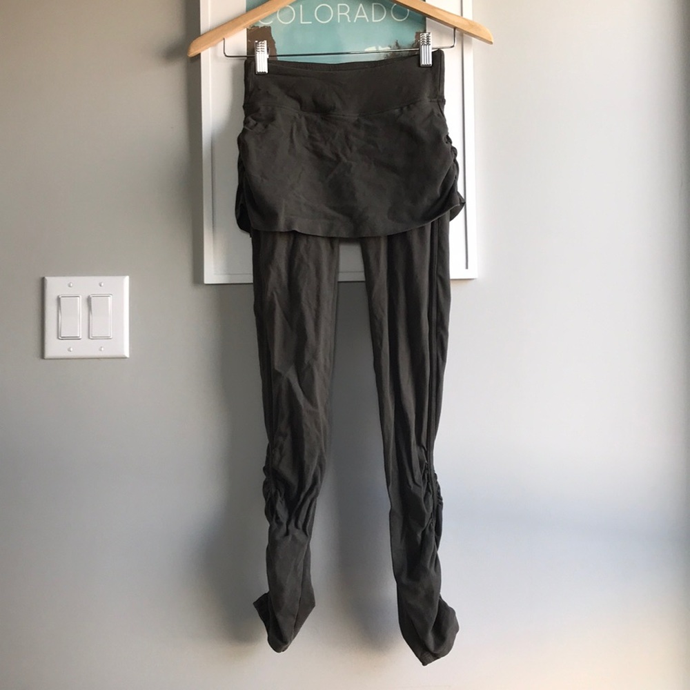 Athleta skirted leggings